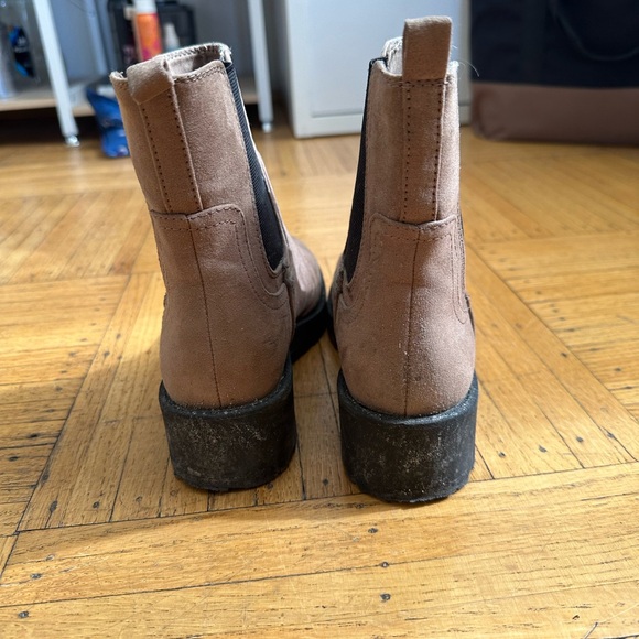 FWP - Tan Chelsea boots - Picture 3 of 3